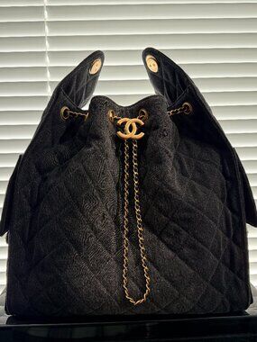 CHANEL 25 Bag Medium in Black Denim & Gold-Tone Metal